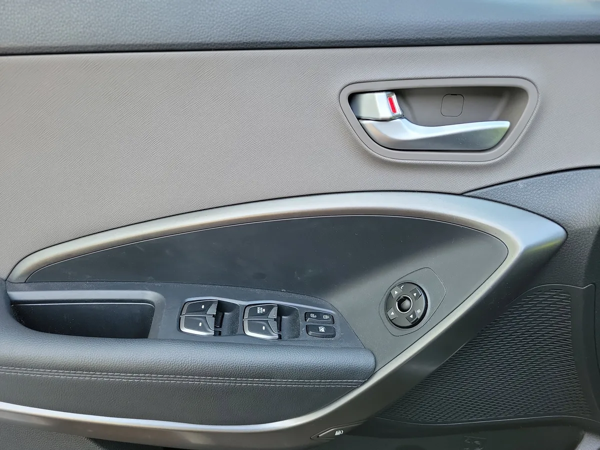 2018 Hyundai Santa Fe Sport 2.4L thumbnail 24