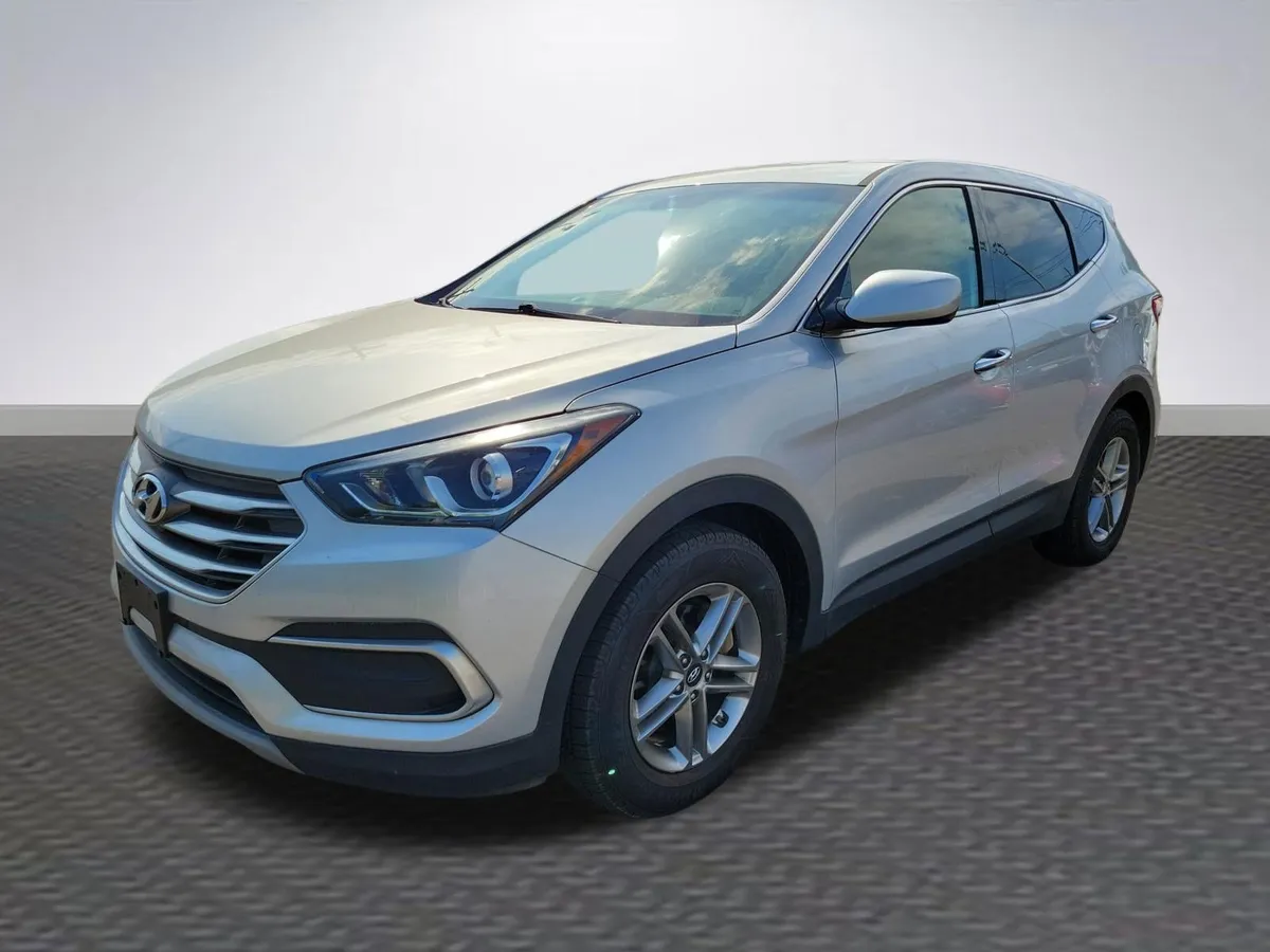 2018 Hyundai Santa Fe Sport 2.4L thumbnail 3