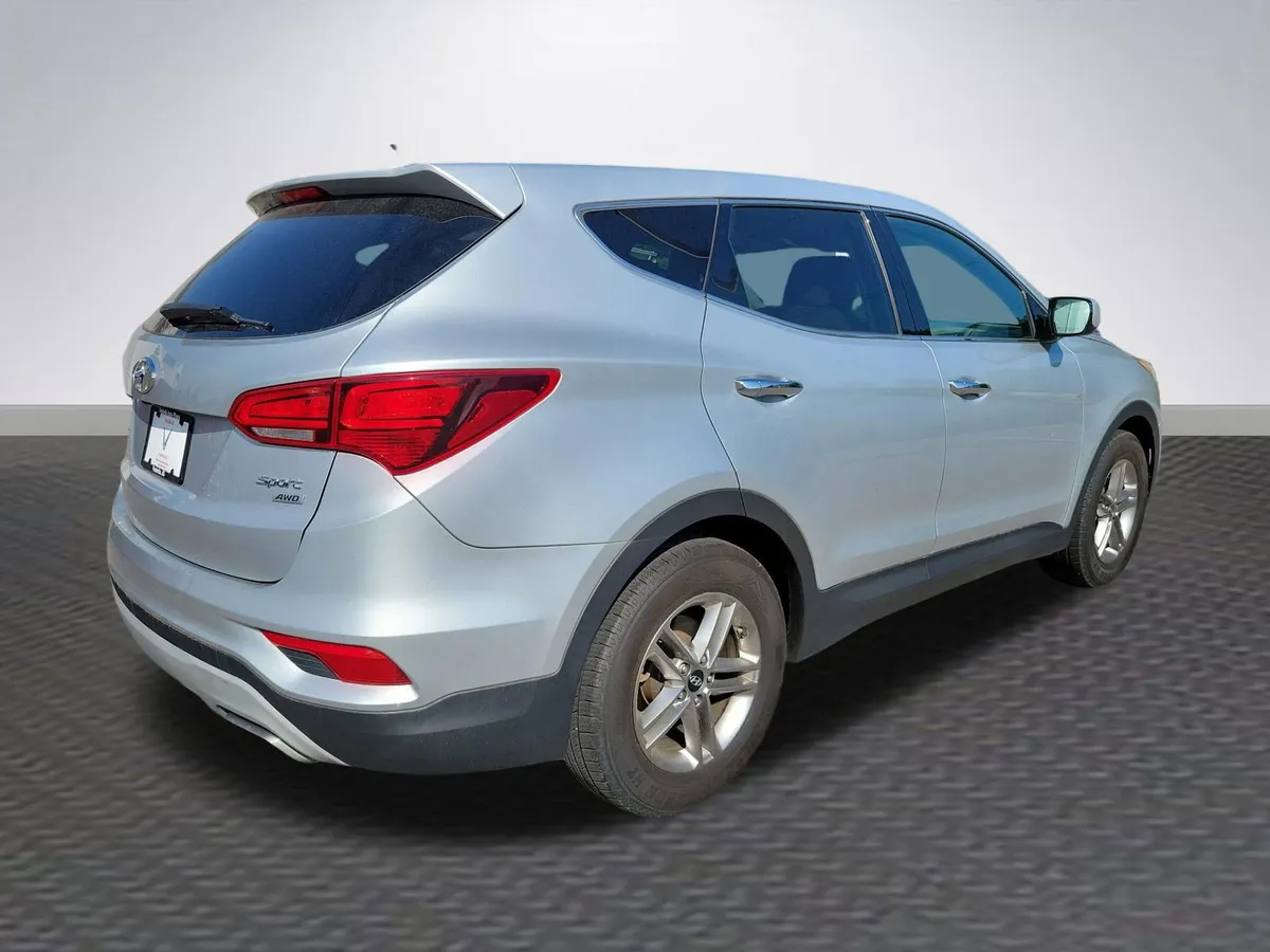 2018 Hyundai Santa Fe Sport 2.4L thumbnail 5