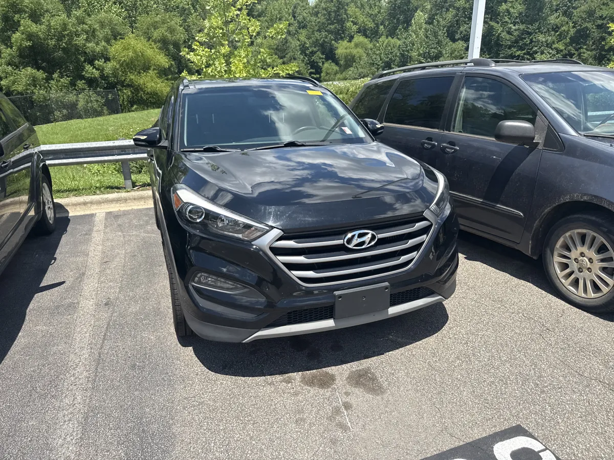 2018 Hyundai Tucson Value thumbnail 2