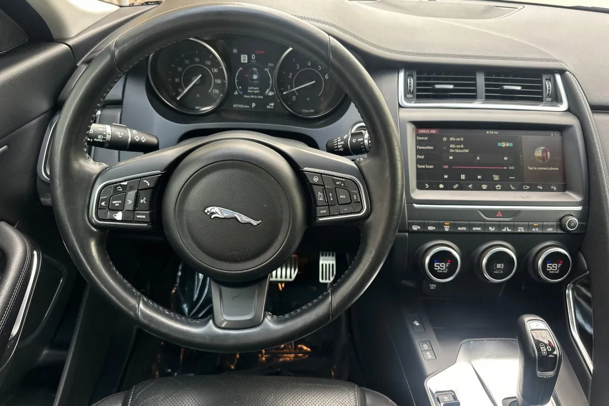 2018 Jaguar E-PACE SE thumbnail 17