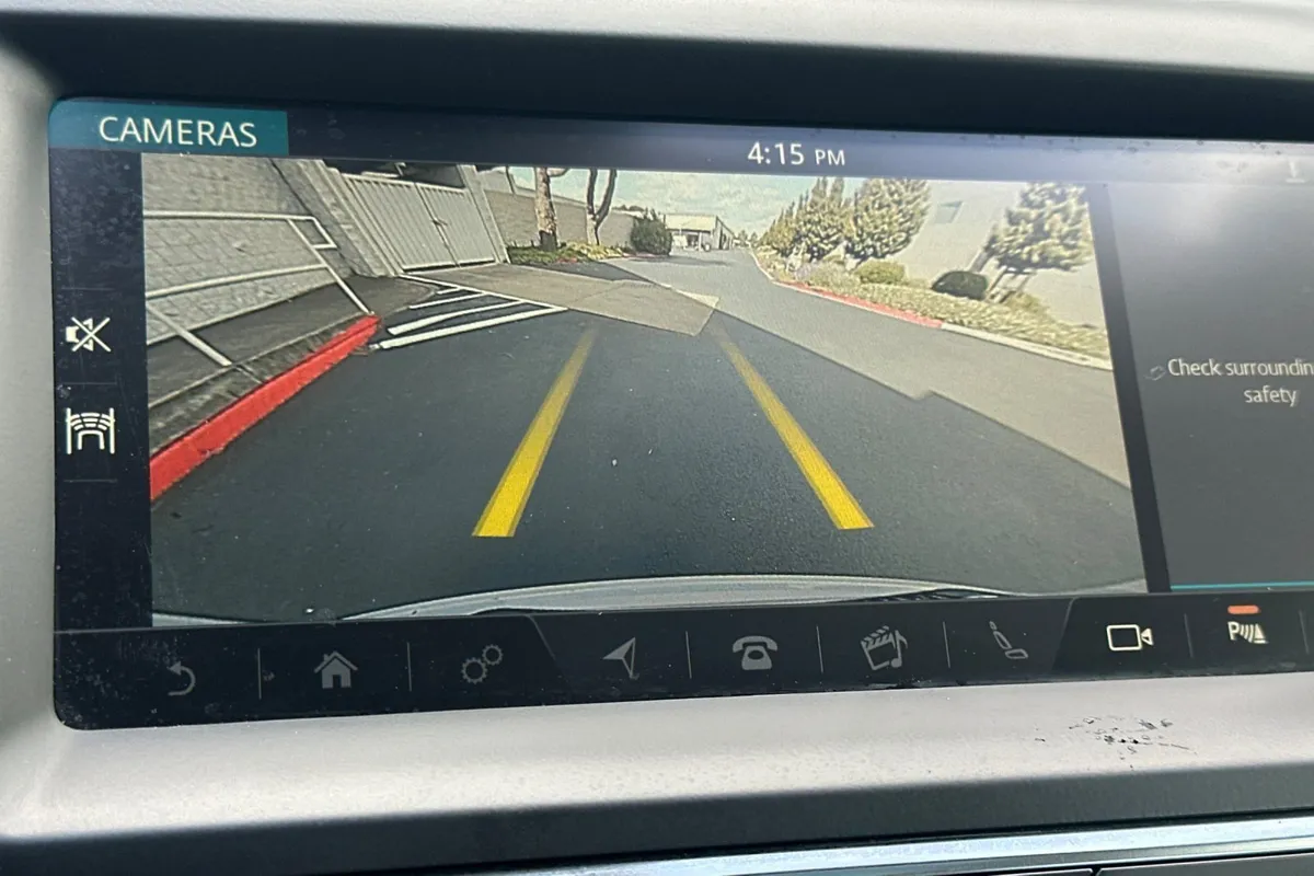 2018 Jaguar E-PACE SE thumbnail 23