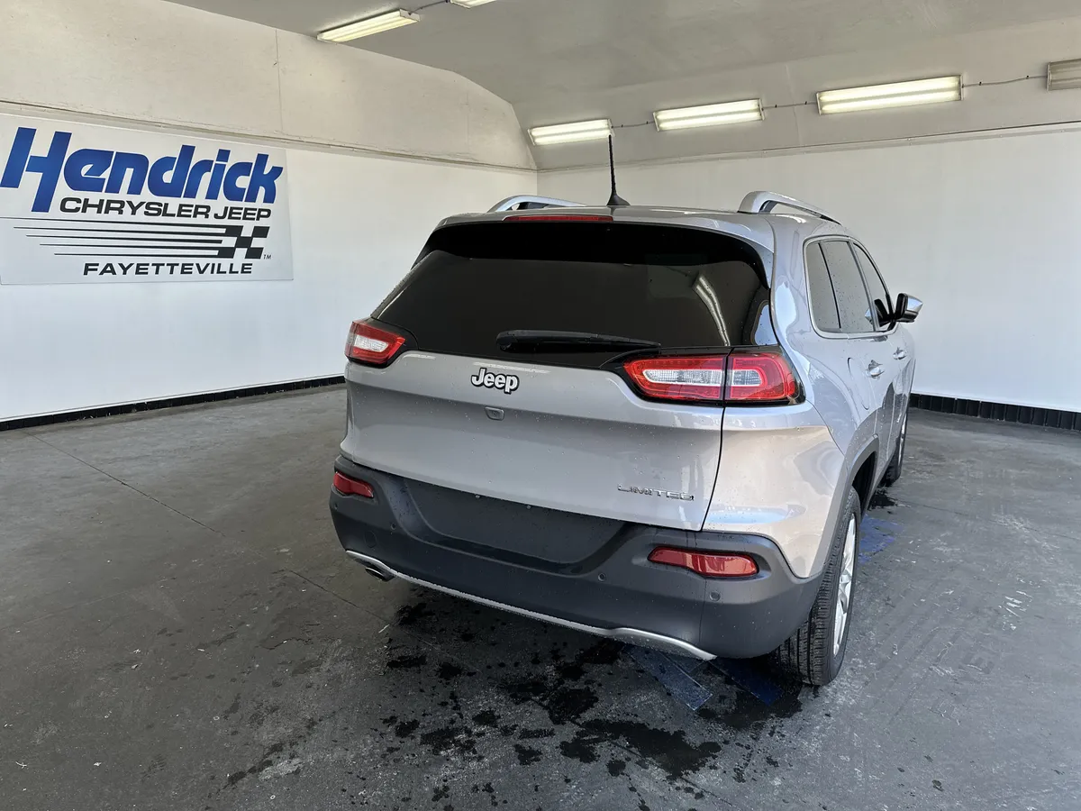 2018 Jeep Cherokee Limited thumbnail 4