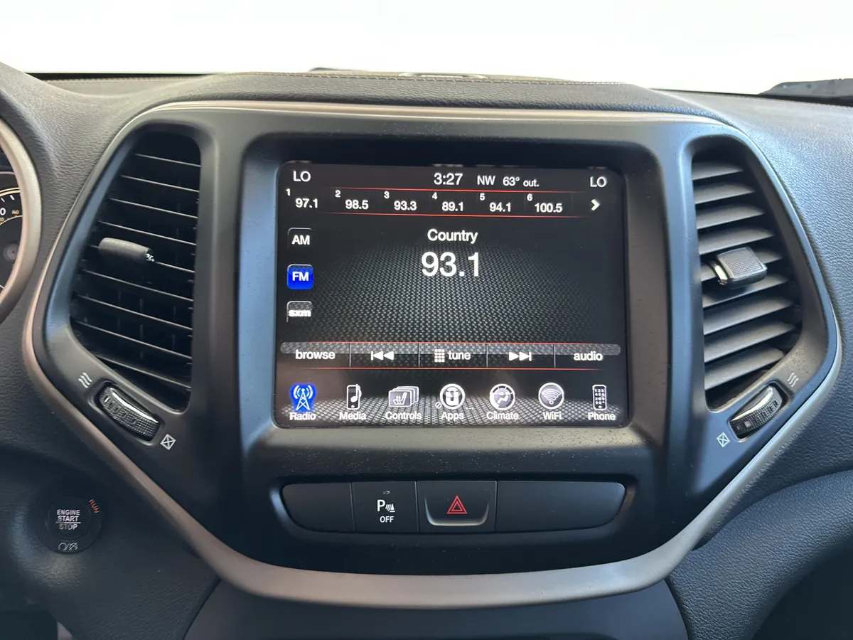 2018 Jeep Cherokee Limited thumbnail 8