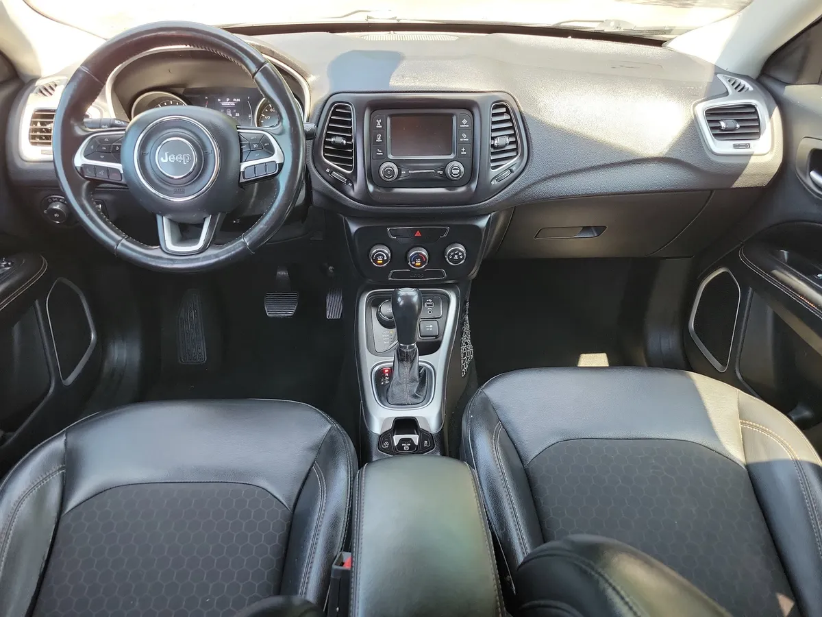 2018 Jeep Compass Latitude 4x4 thumbnail 10