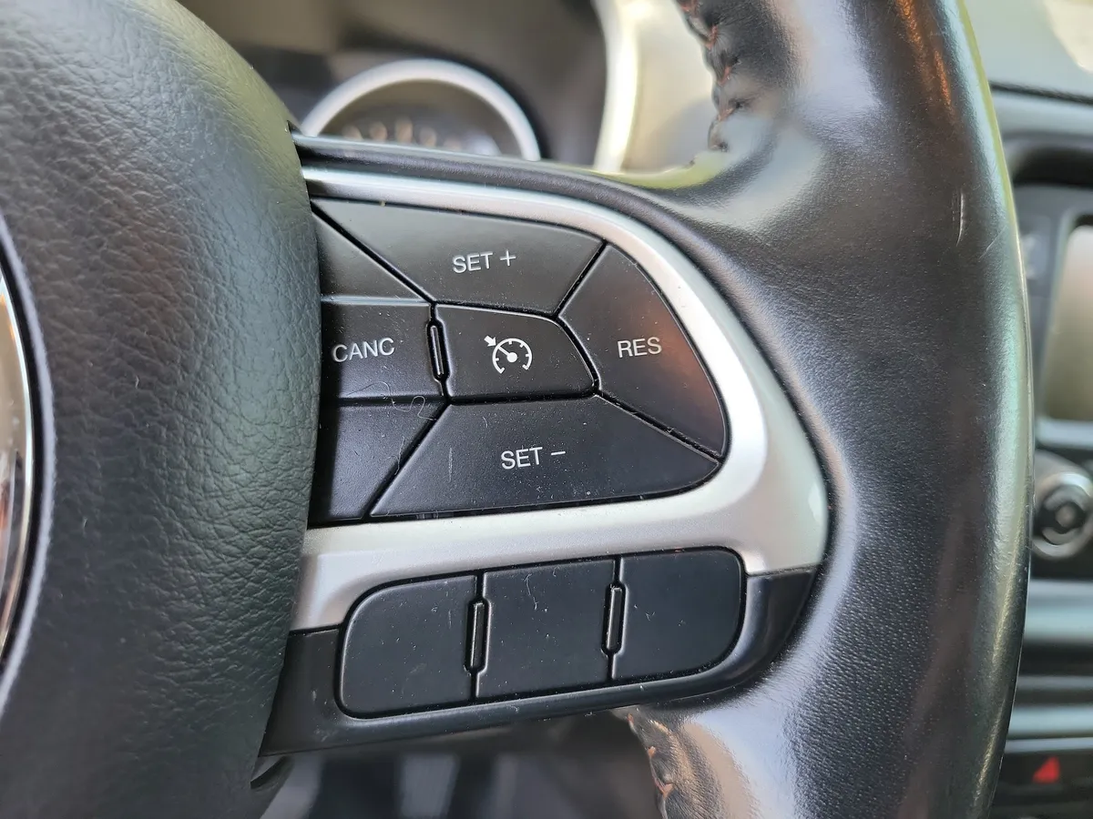 2018 Jeep Compass Latitude 4x4 thumbnail 17