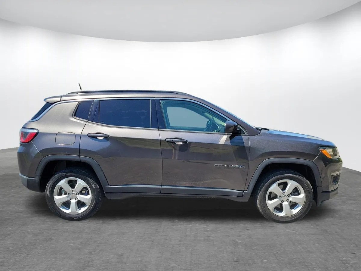 2018 Jeep Compass Latitude 4x4 thumbnail 2