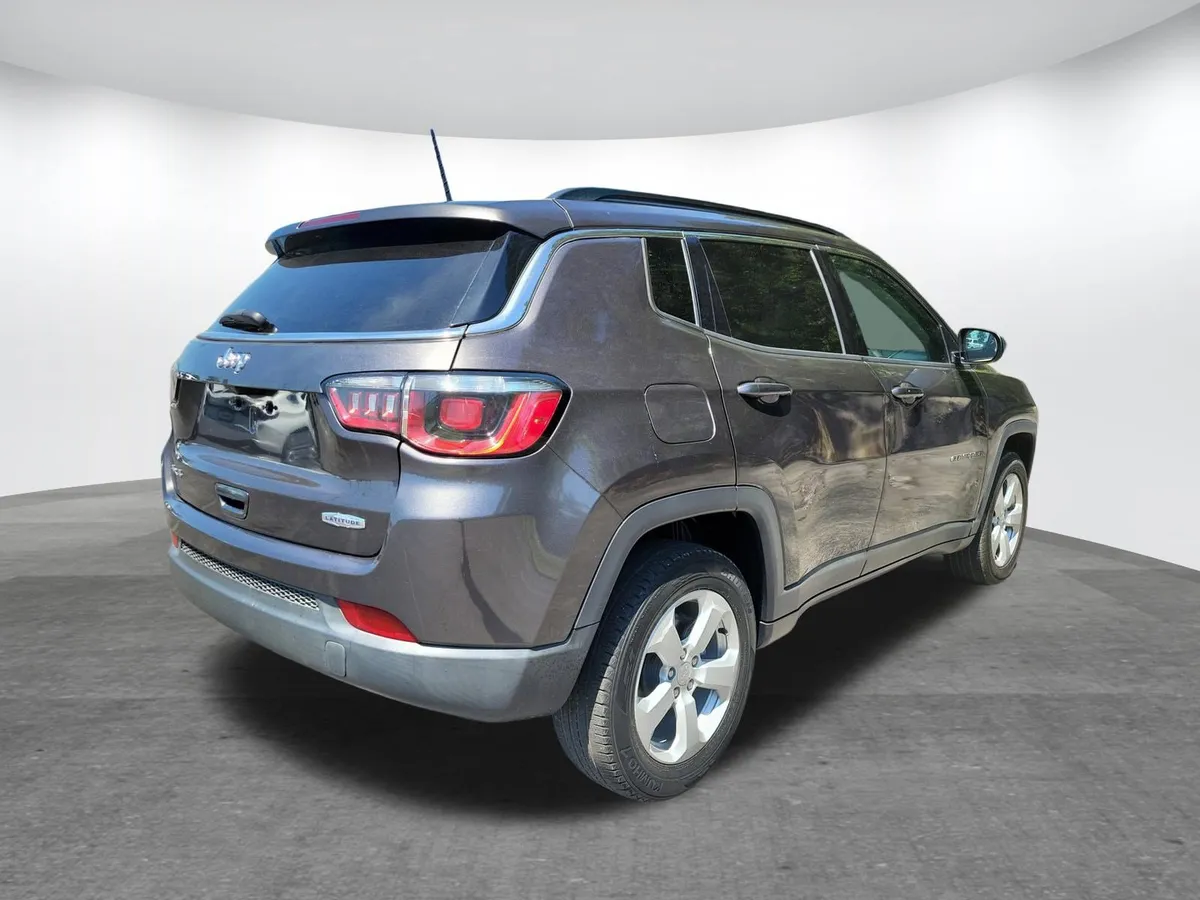 2018 Jeep Compass Latitude 4x4 thumbnail 23