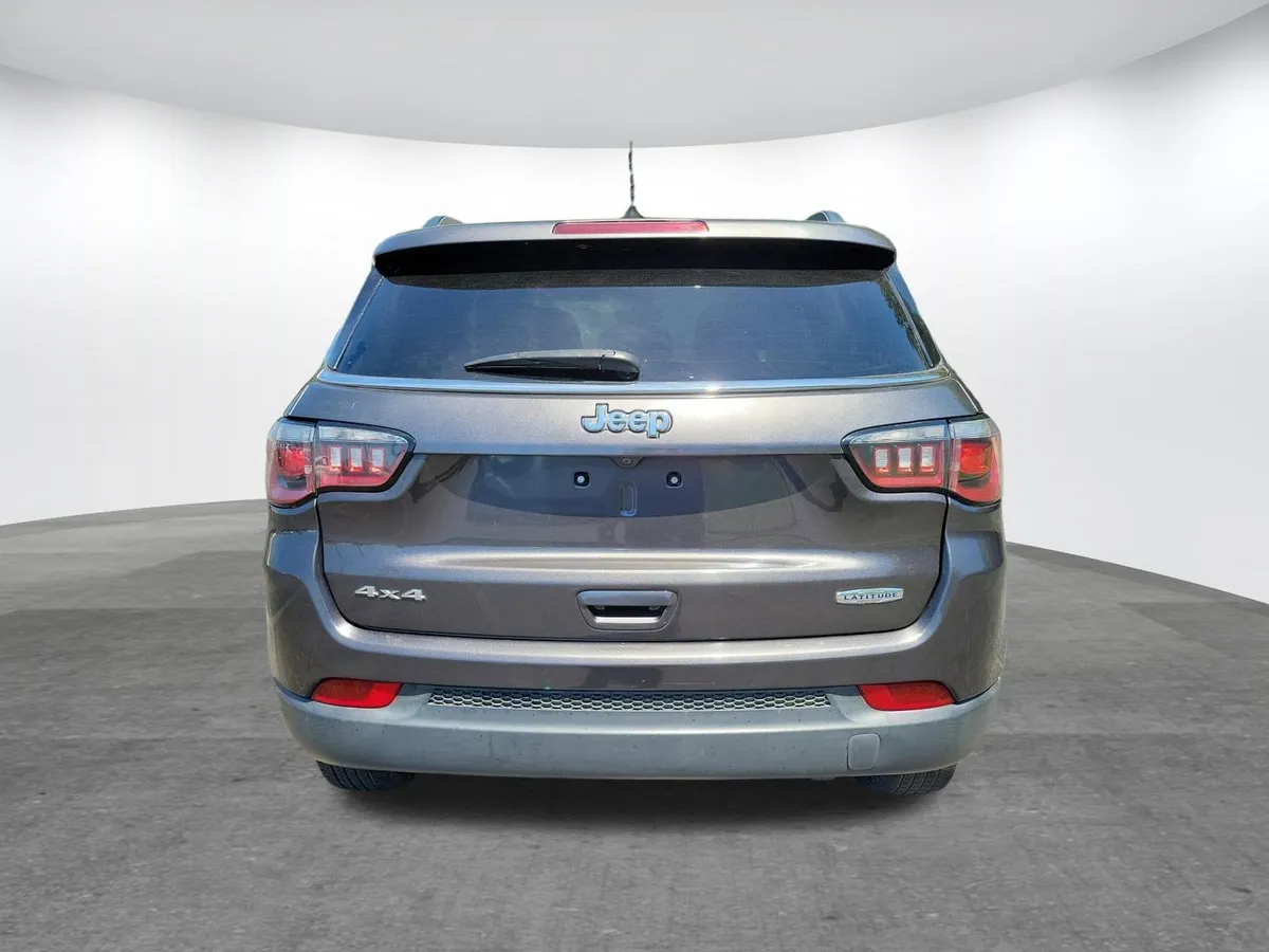 2018 Jeep Compass Latitude 4x4 thumbnail 24