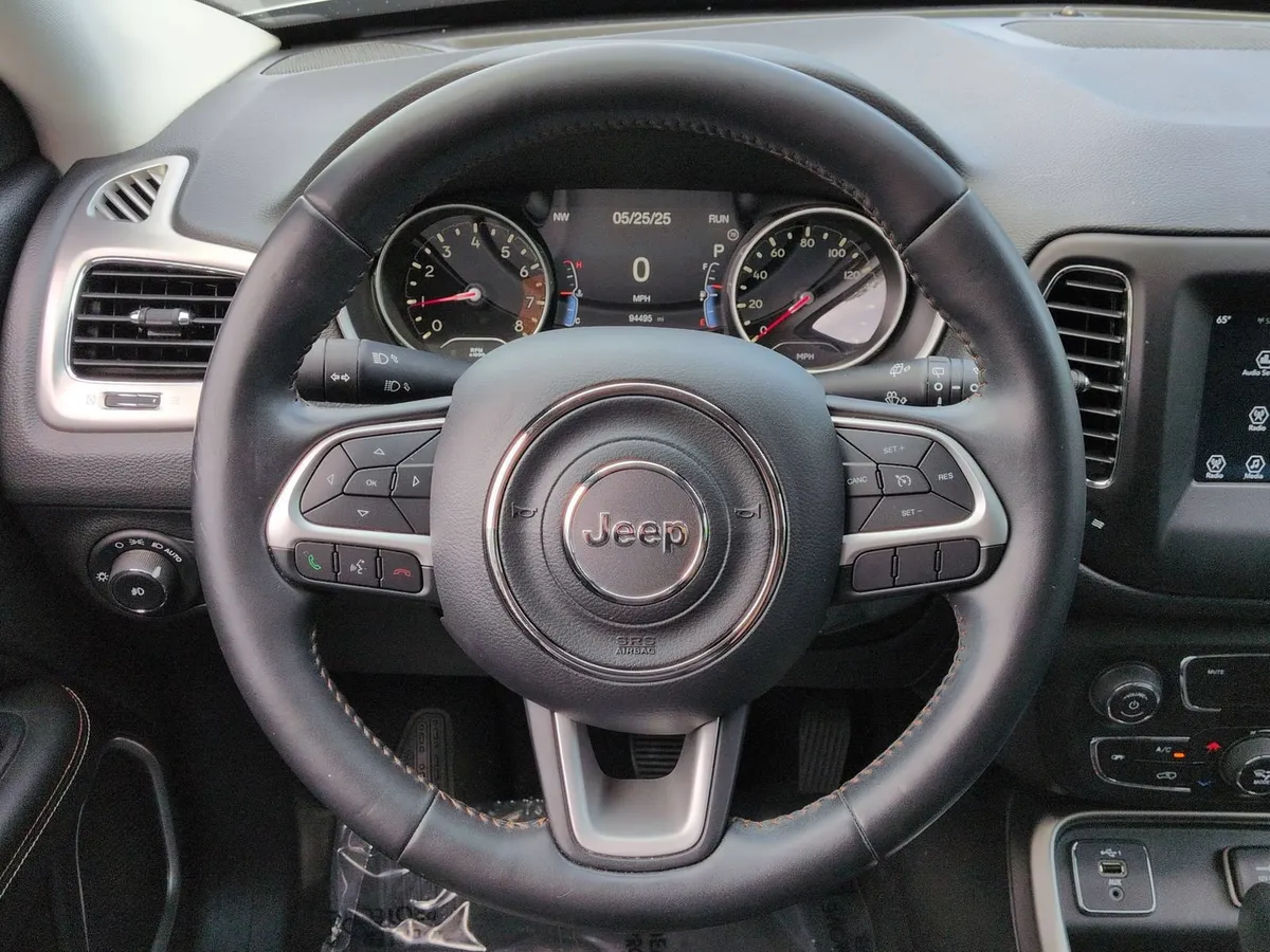 2018 Jeep Compass Latitude thumbnail 17