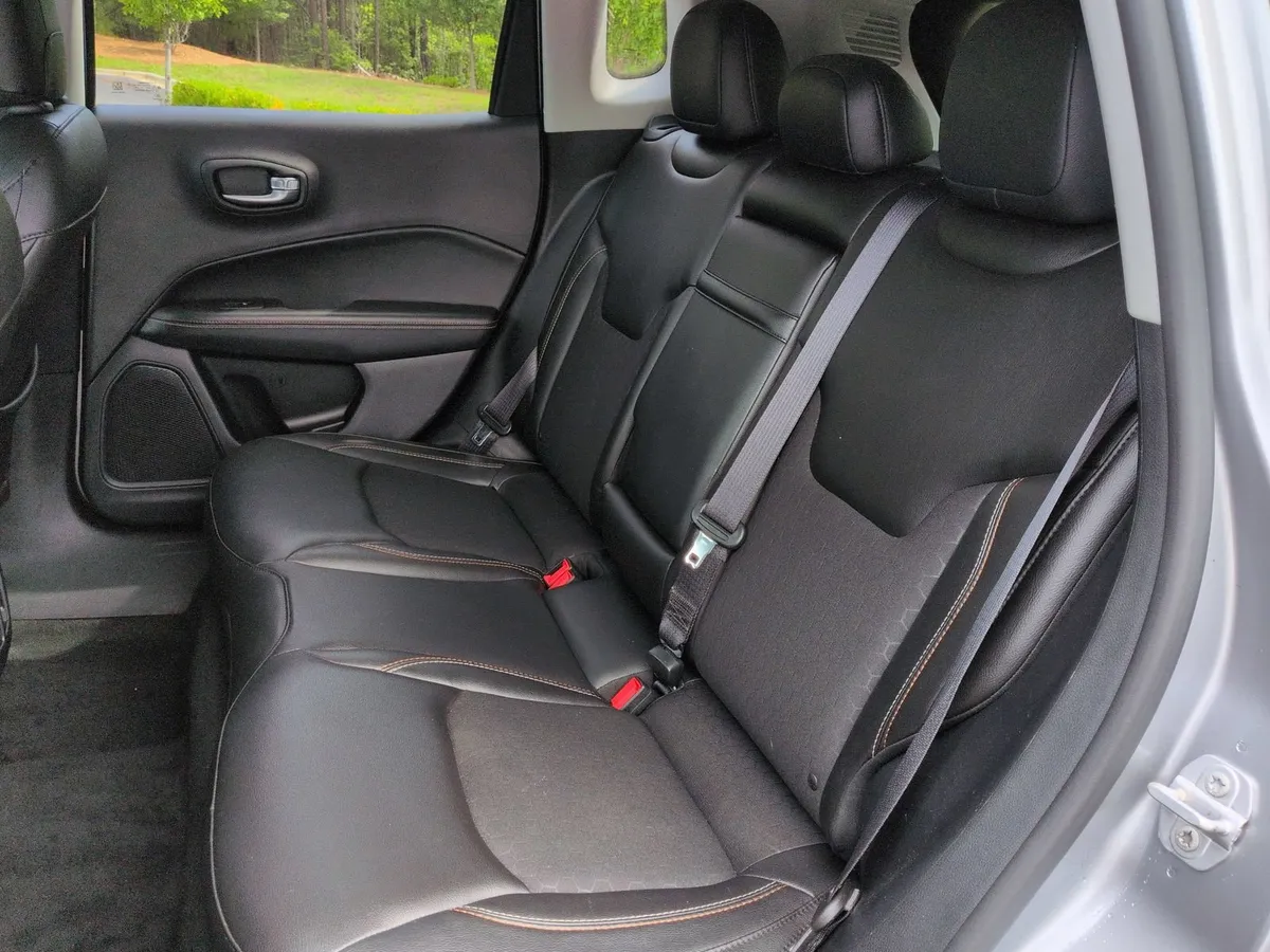 2018 Jeep Compass Latitude thumbnail 29