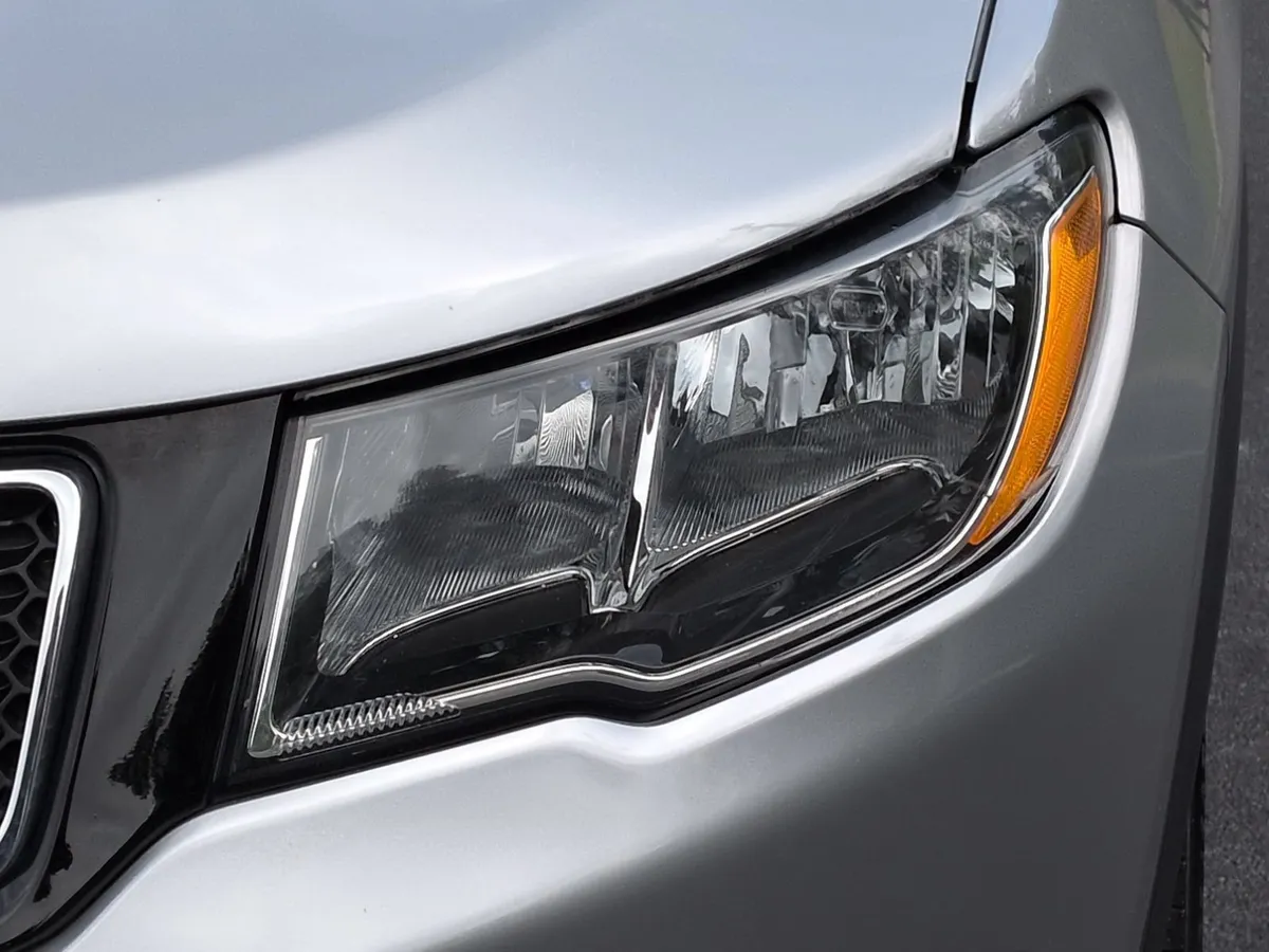 2018 Jeep Compass Latitude thumbnail 5