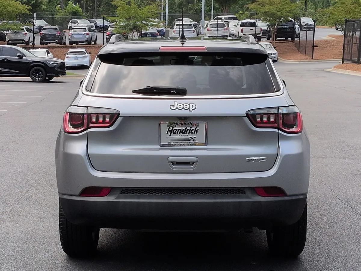 2018 Jeep Compass Latitude thumbnail 8