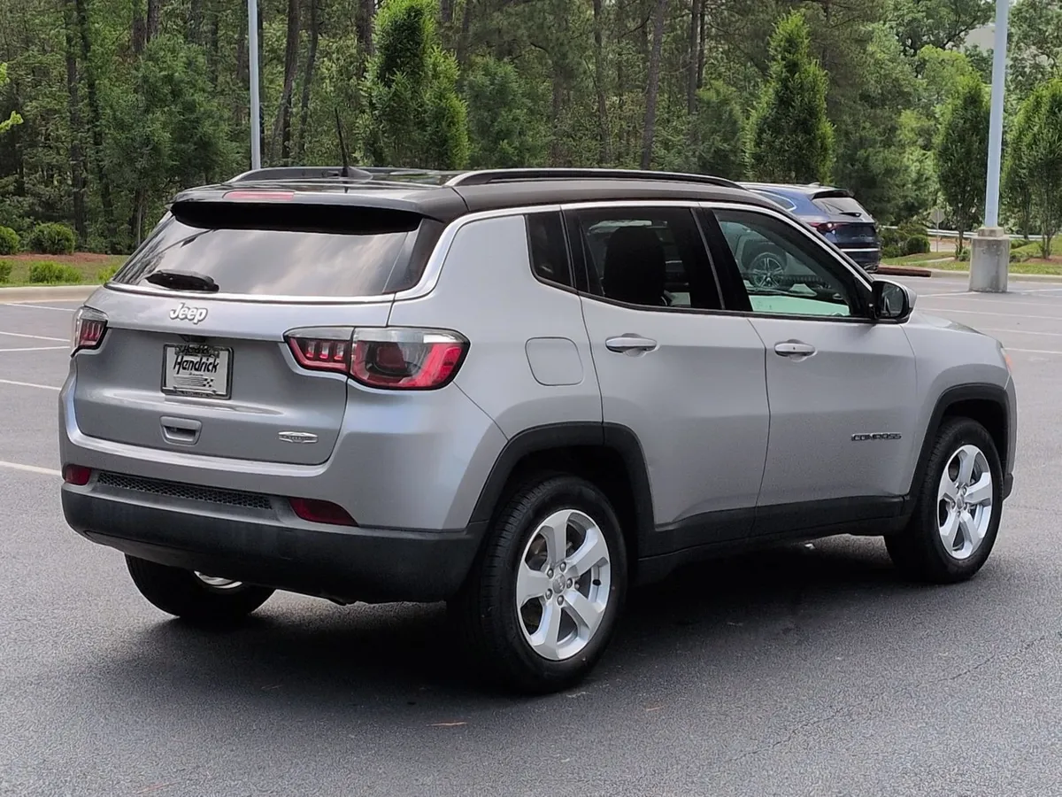 2018 Jeep Compass Latitude thumbnail 9