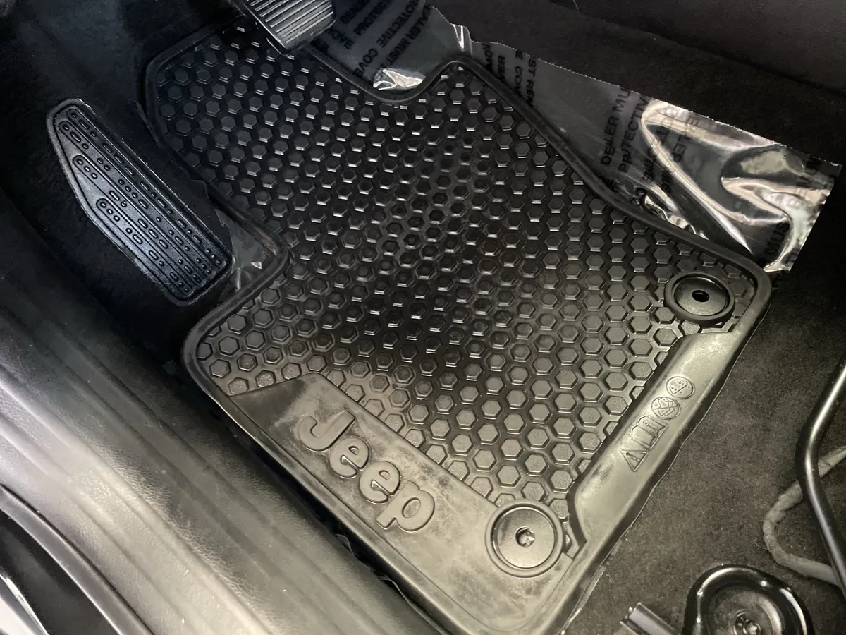2018 Jeep Compass Sport thumbnail 16