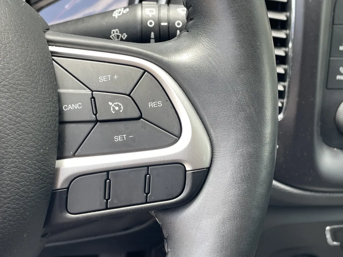 2018 Jeep Compass Sport thumbnail 19
