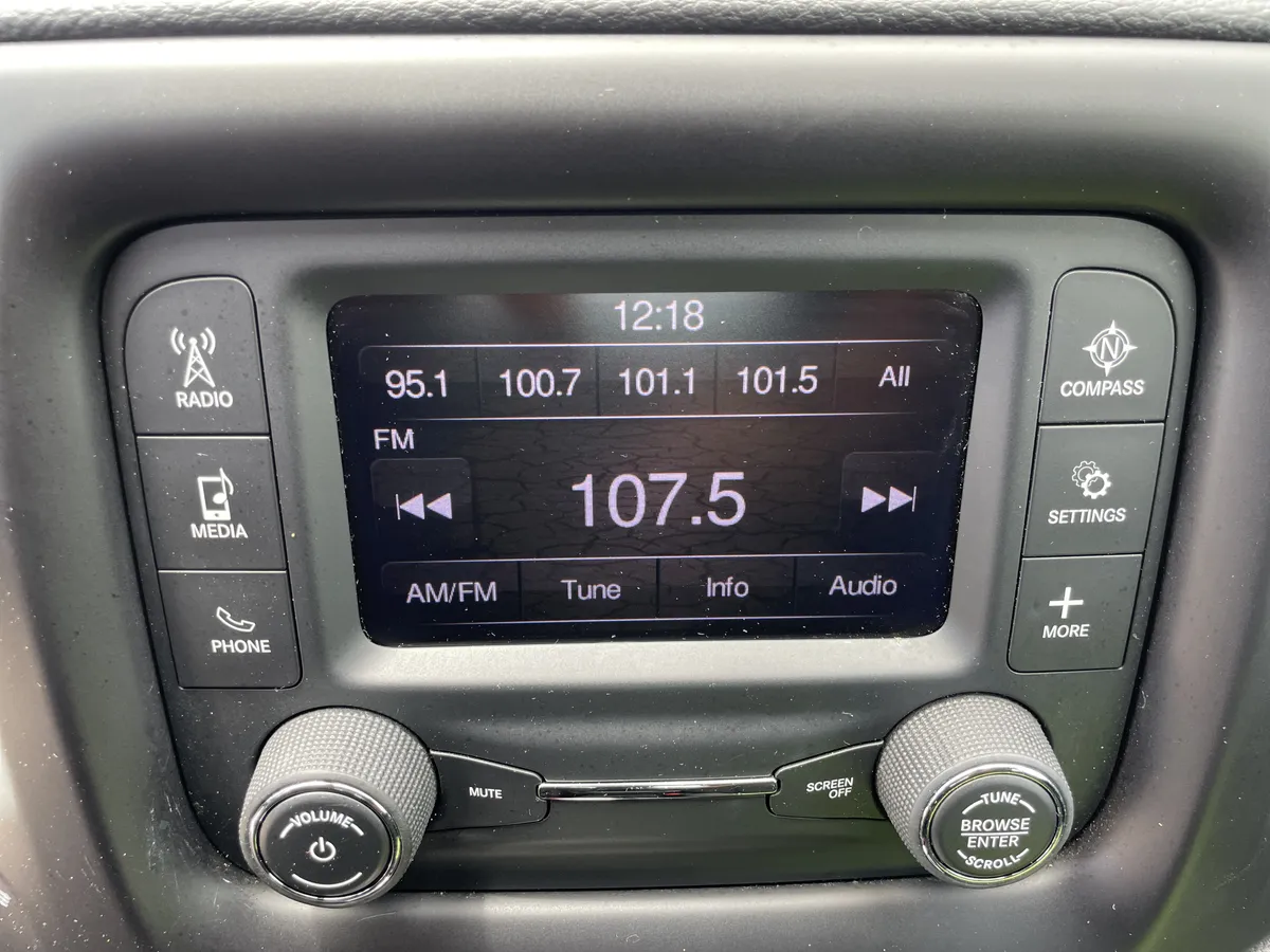2018 Jeep Compass Sport thumbnail 22