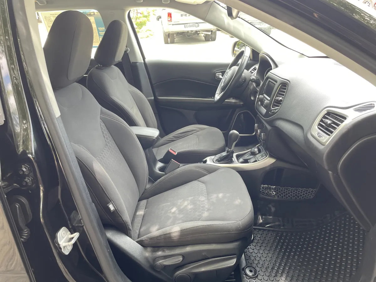 2018 Jeep Compass Sport thumbnail 30