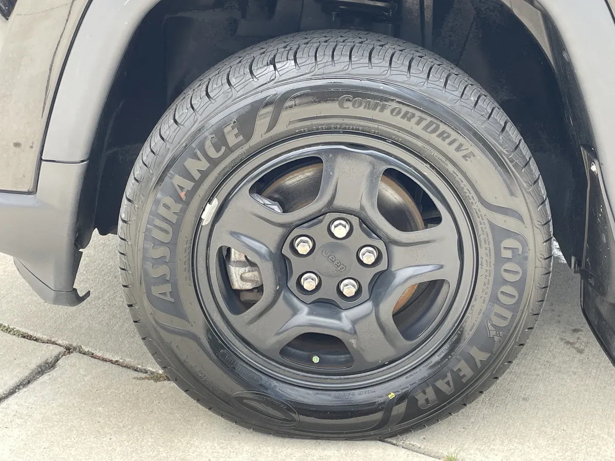 2018 Jeep Compass Sport thumbnail 34