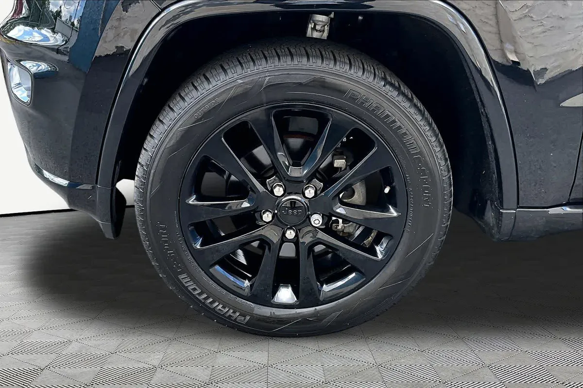2018 Jeep Grand Cherokee Altitude thumbnail 11