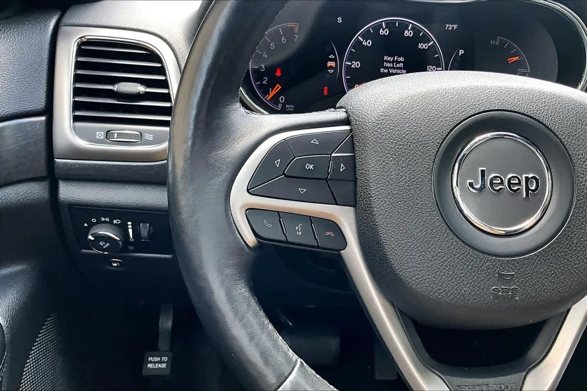 2018 Jeep Grand Cherokee Altitude thumbnail 24