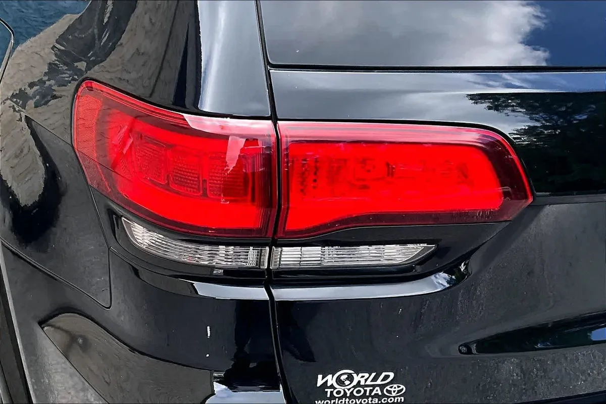 2018 Jeep Grand Cherokee Altitude thumbnail 29