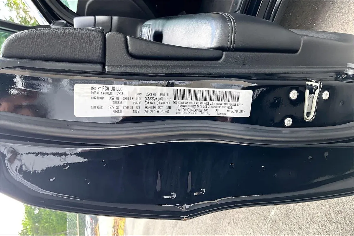 2018 Jeep Grand Cherokee Altitude thumbnail 34