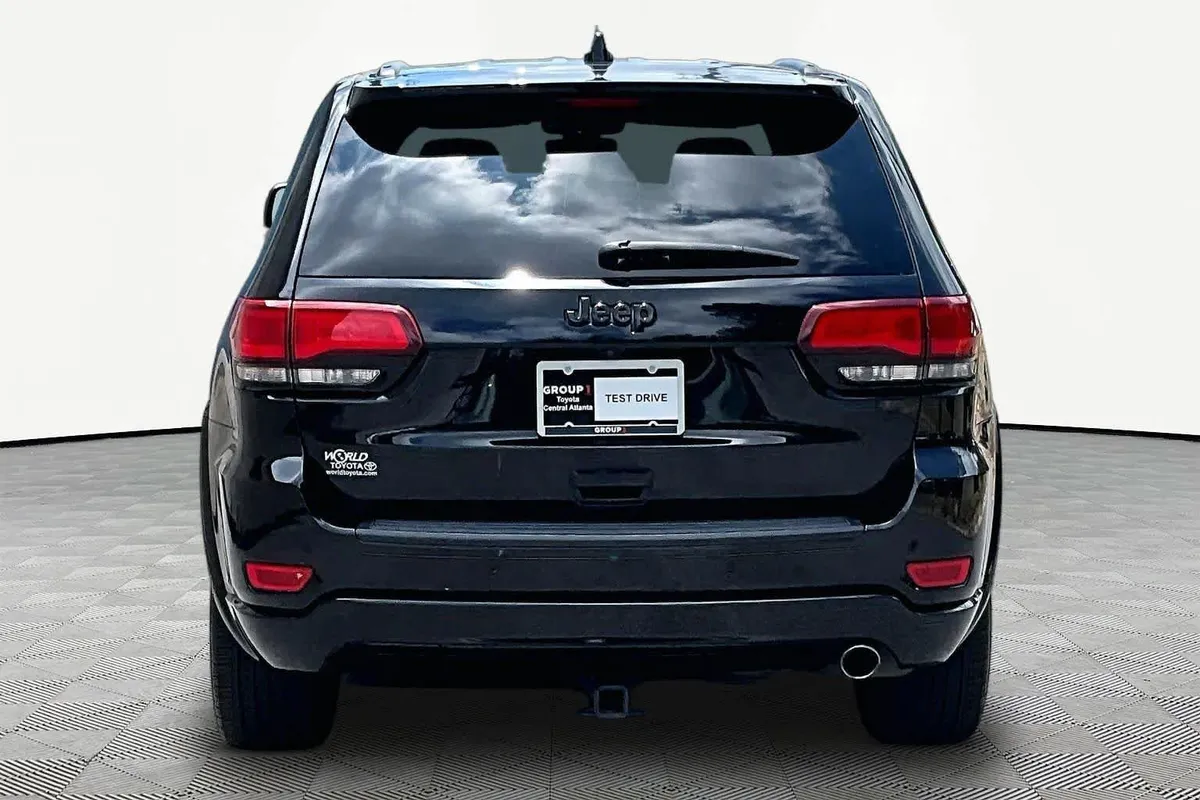 2018 Jeep Grand Cherokee Altitude thumbnail 5