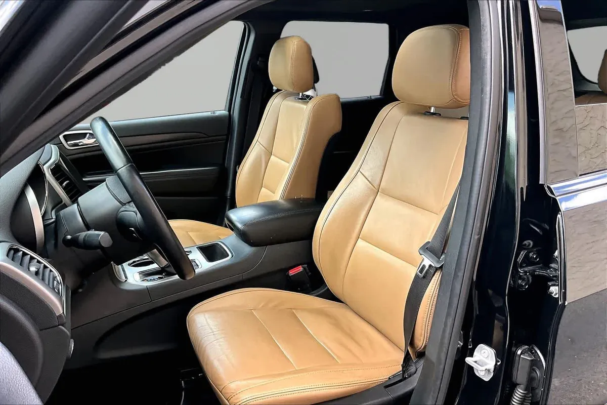 2018 Jeep Grand Cherokee Altitude thumbnail 8