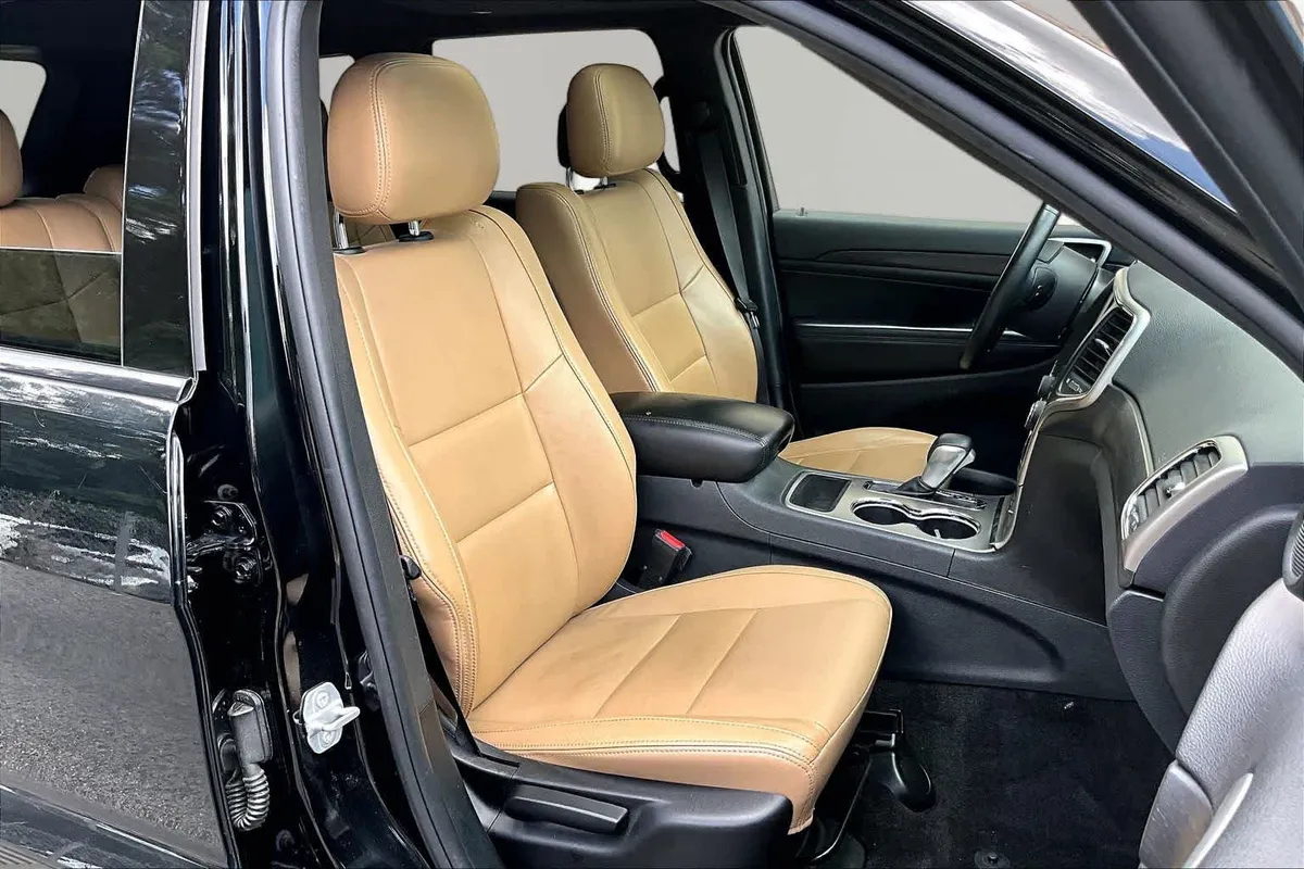 2018 Jeep Grand Cherokee Altitude thumbnail 9