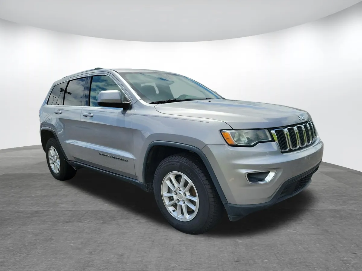 2018 Jeep Grand Cherokee Laredo RWD thumbnail 18