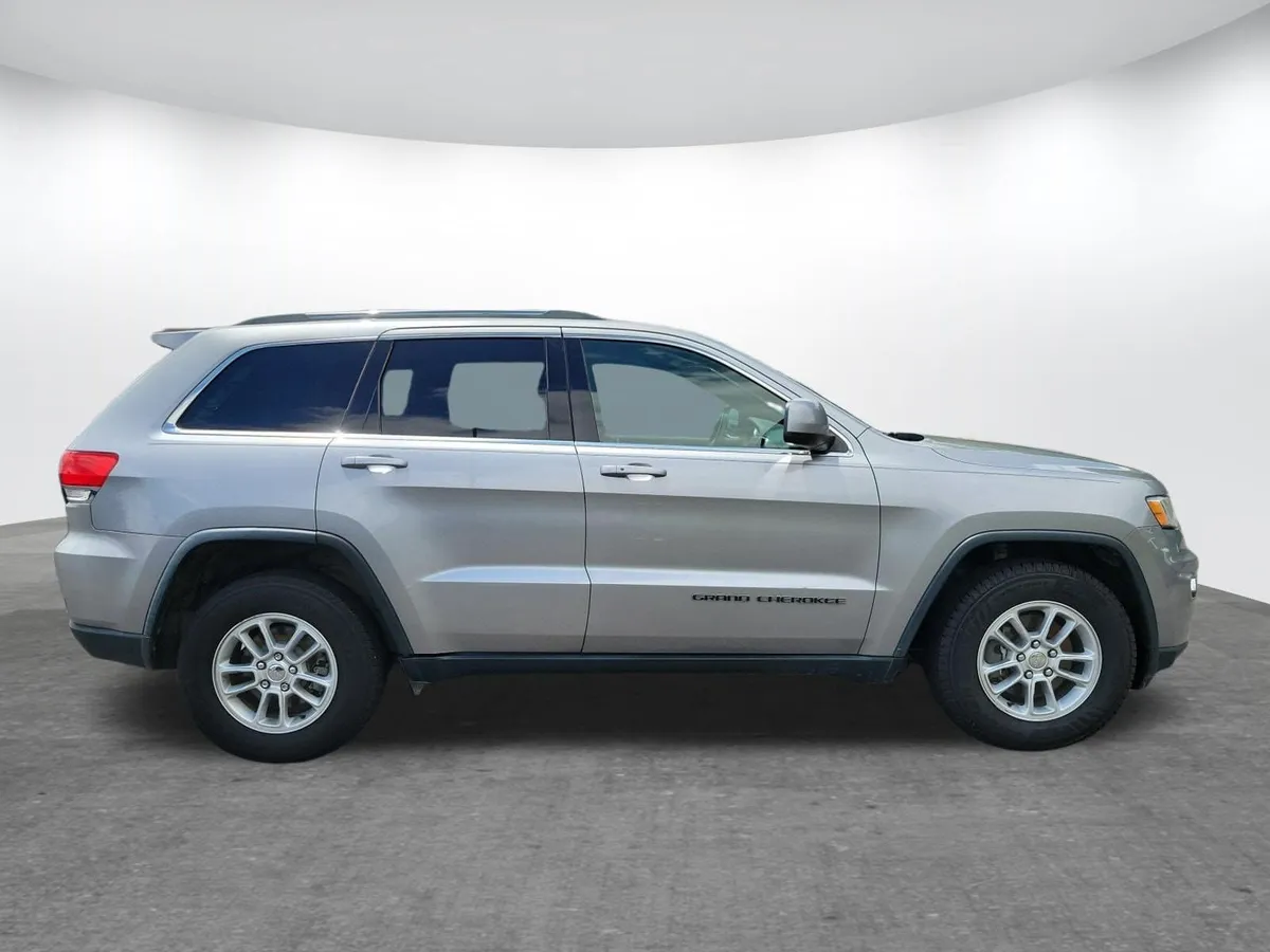 2018 Jeep Grand Cherokee Laredo RWD thumbnail 21