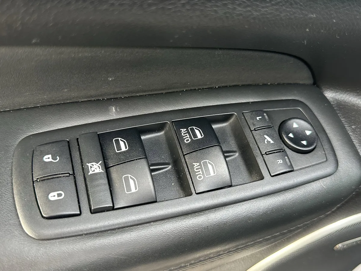 2018 Jeep Grand Cherokee Summit thumbnail 13