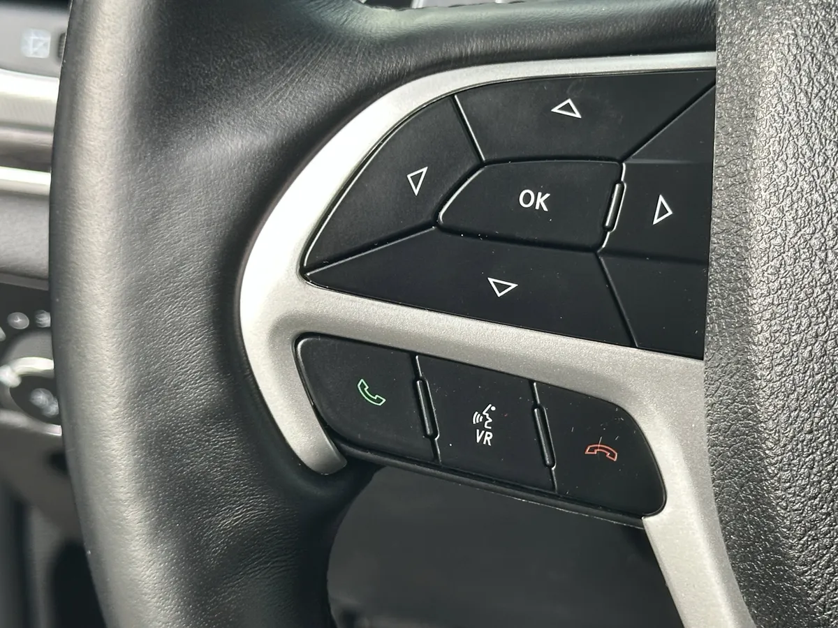 2018 Jeep Grand Cherokee Summit thumbnail 20
