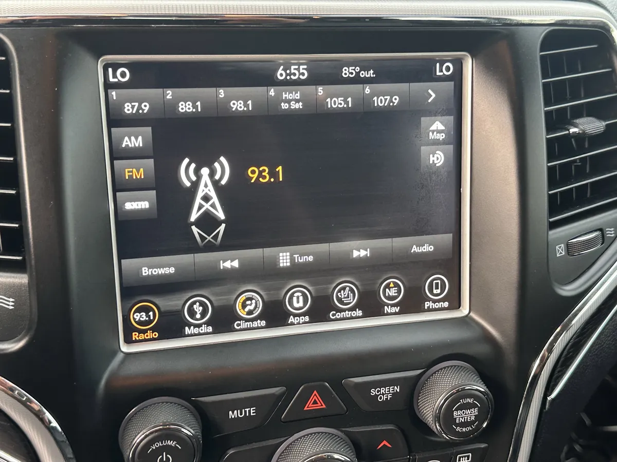 2018 Jeep Grand Cherokee Summit thumbnail 24