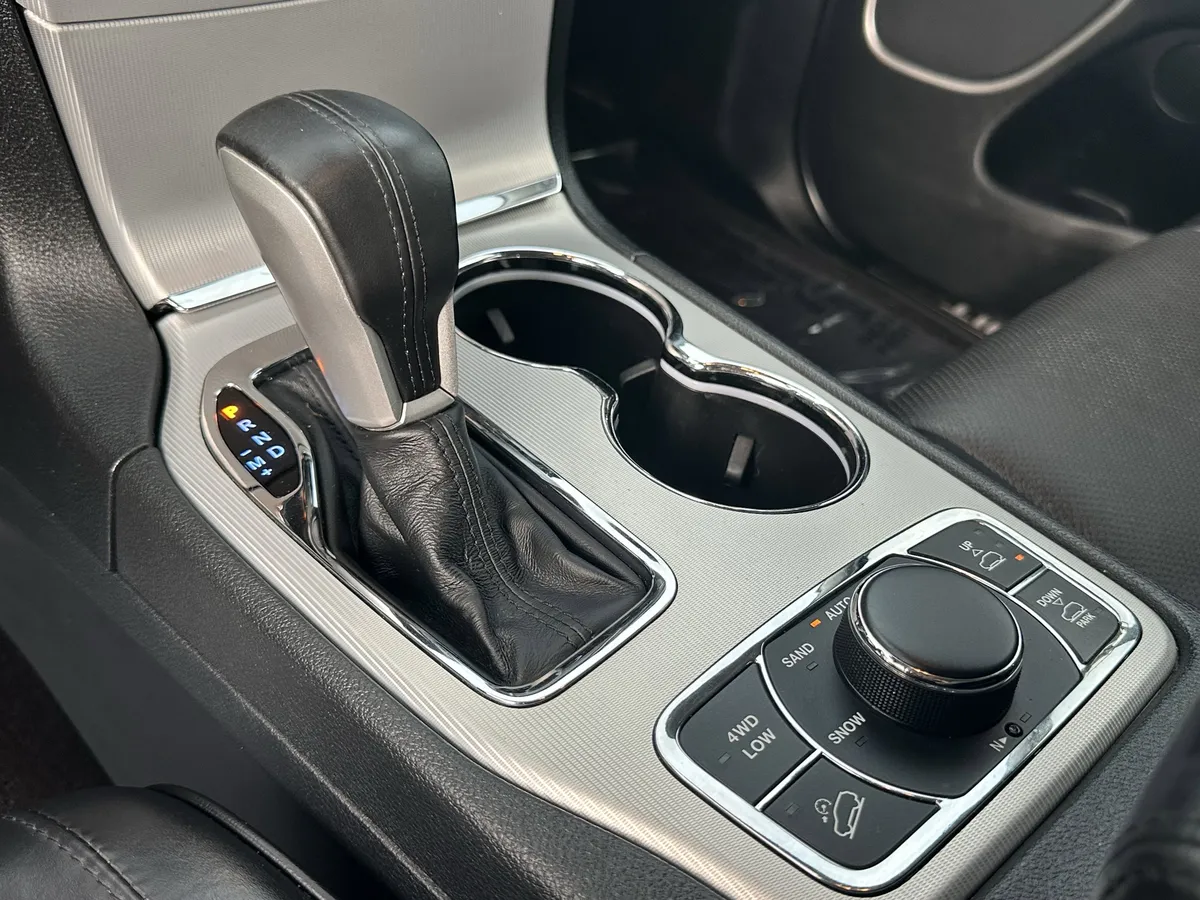 2018 Jeep Grand Cherokee Summit thumbnail 27