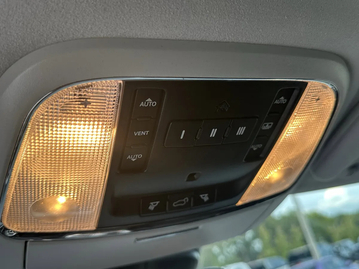 2018 Jeep Grand Cherokee Summit thumbnail 29