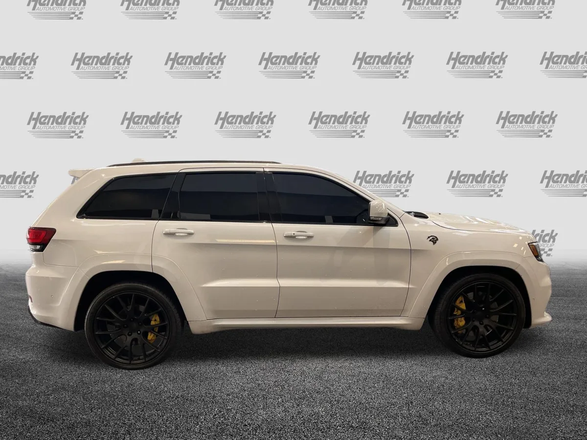 2018 Jeep Grand Cherokee Trackhawk thumbnail 10