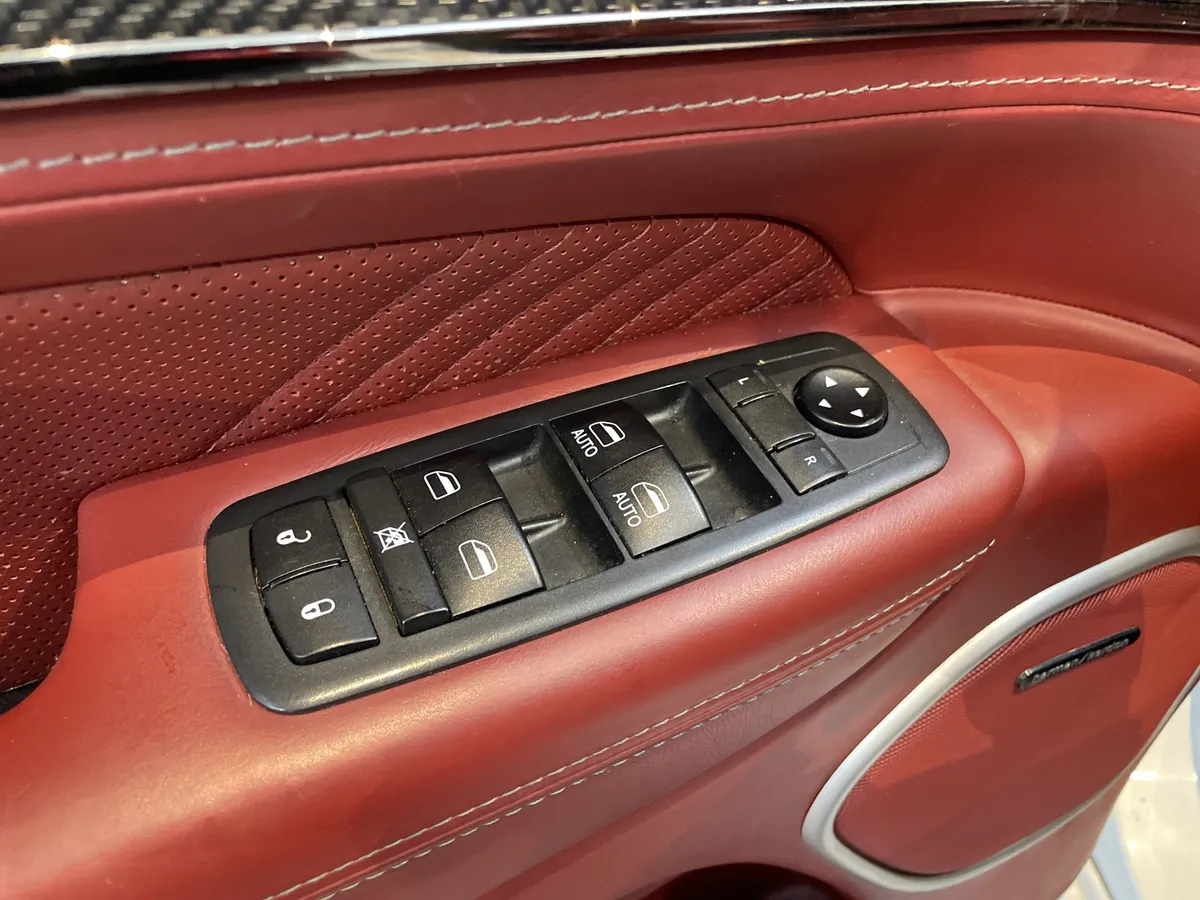 2018 Jeep Grand Cherokee Trackhawk thumbnail 15