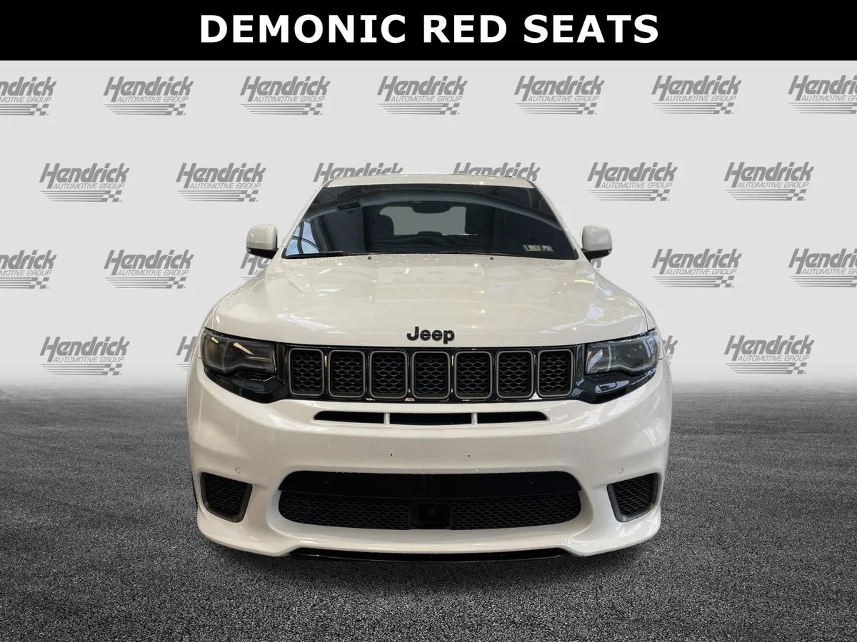 2018 Jeep Grand Cherokee Trackhawk thumbnail 2