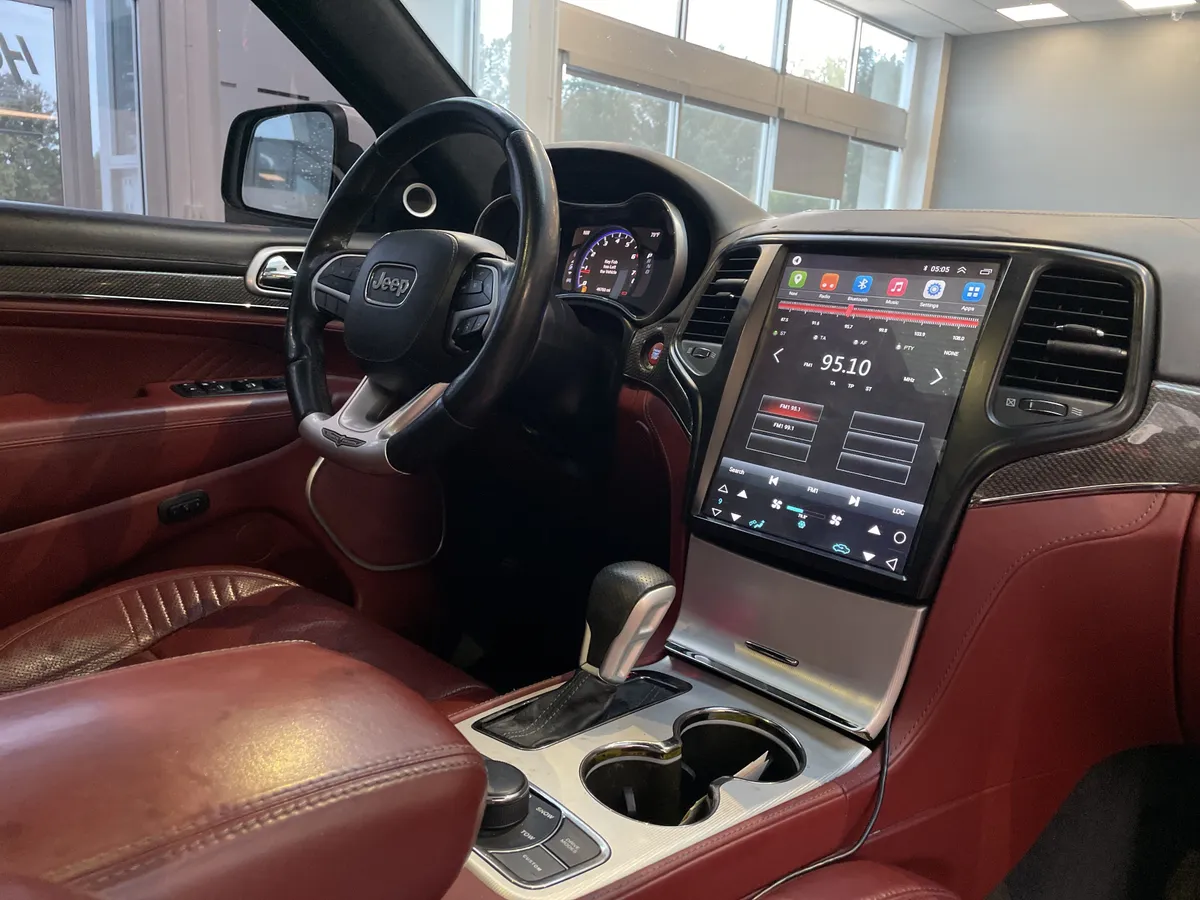 2018 Jeep Grand Cherokee Trackhawk thumbnail 33