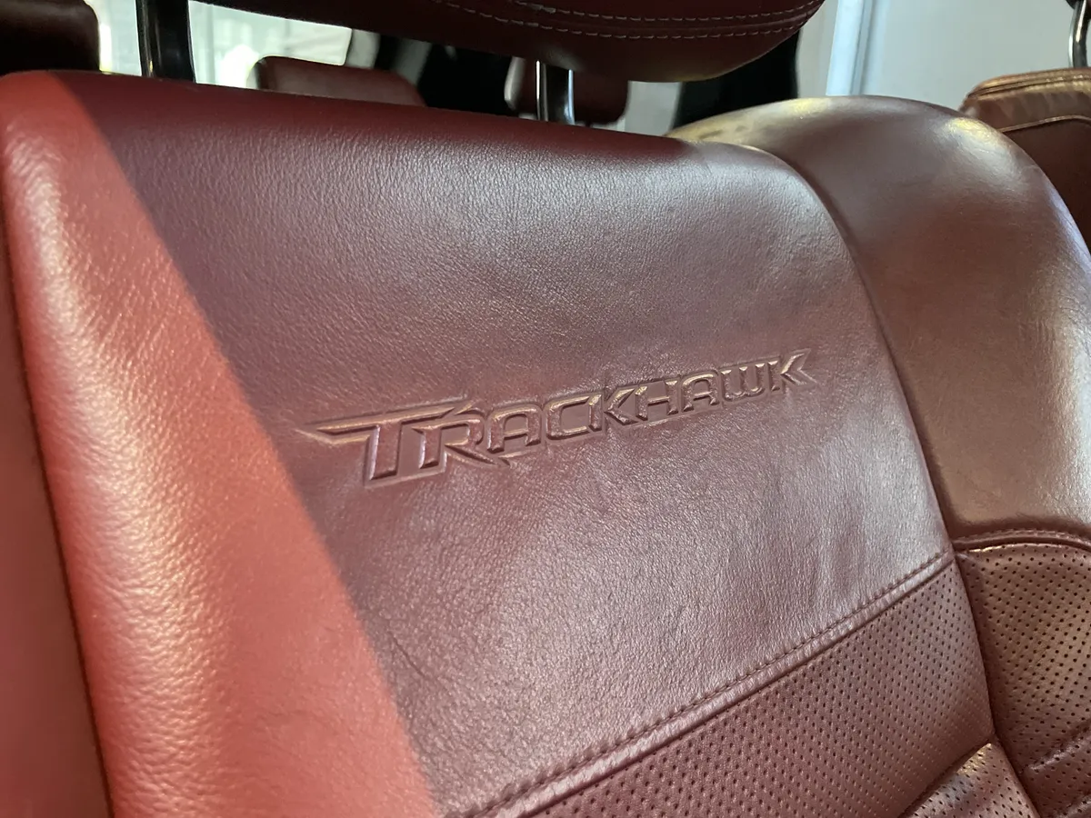 2018 Jeep Grand Cherokee Trackhawk thumbnail 37