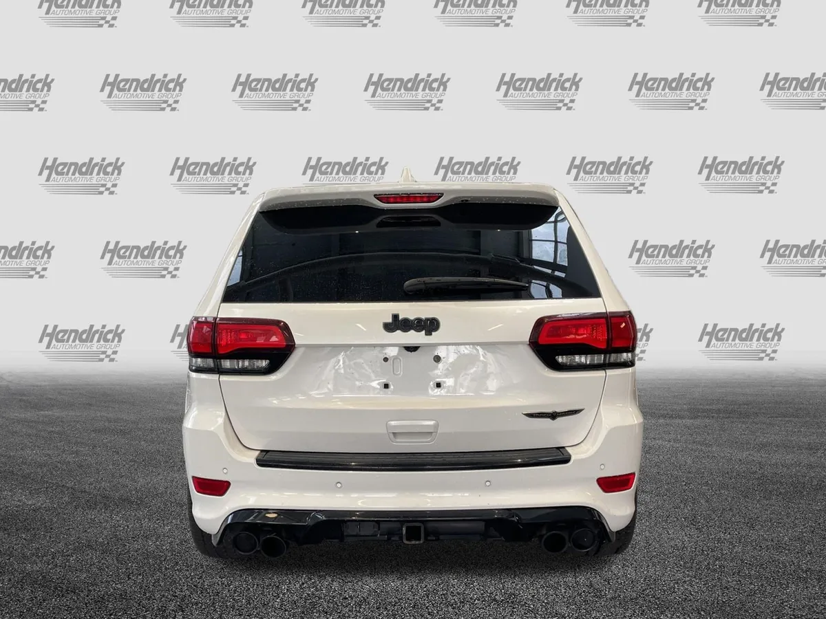 2018 Jeep Grand Cherokee Trackhawk thumbnail 8
