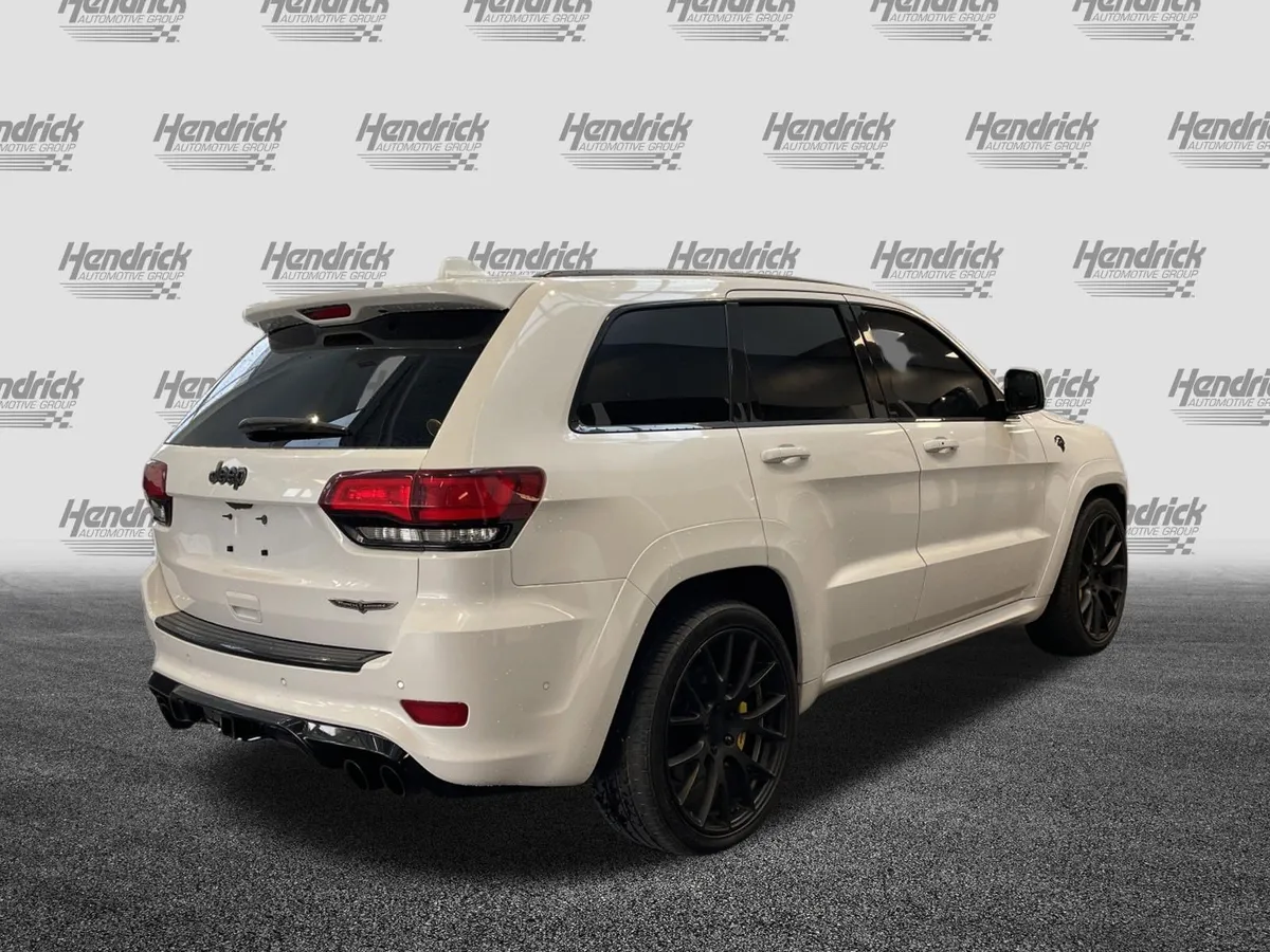 2018 Jeep Grand Cherokee Trackhawk thumbnail 9