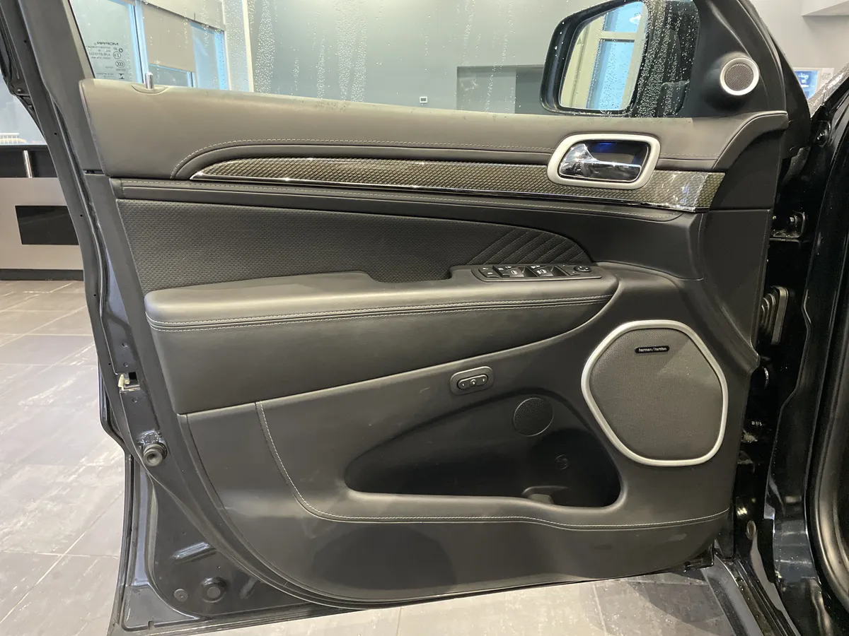 2018 Jeep Grand Cherokee Trackhawk thumbnail 15