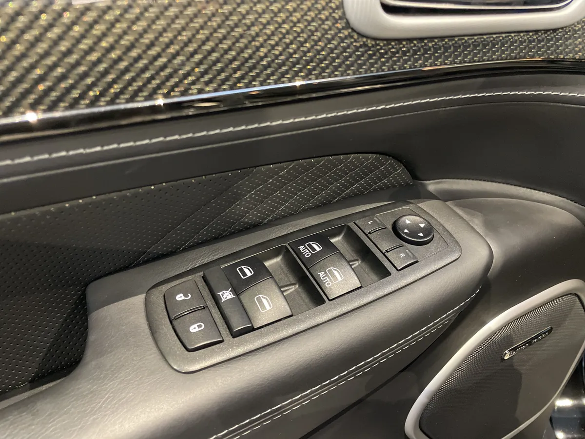 2018 Jeep Grand Cherokee Trackhawk thumbnail 17