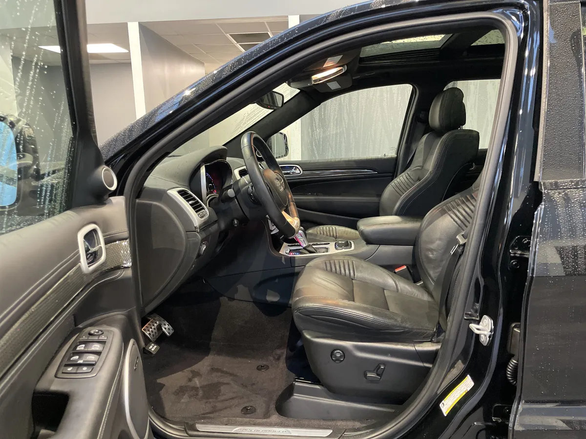 2018 Jeep Grand Cherokee Trackhawk thumbnail 18