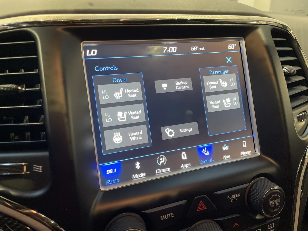 2018 Jeep Grand Cherokee Trackhawk thumbnail 26