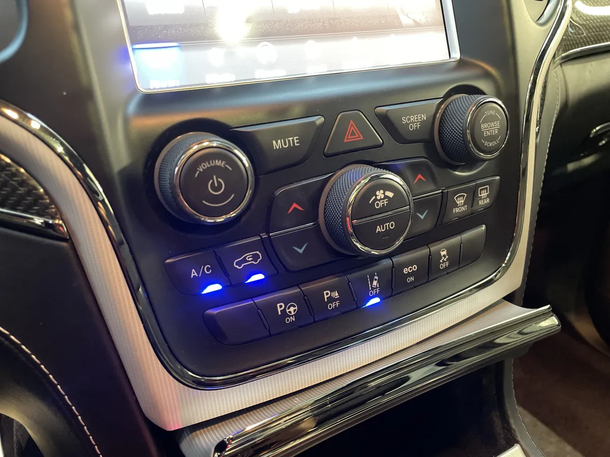 2018 Jeep Grand Cherokee Trackhawk thumbnail 31