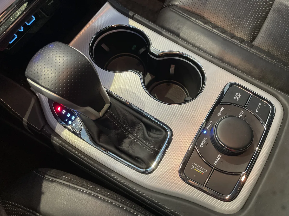 2018 Jeep Grand Cherokee Trackhawk thumbnail 32